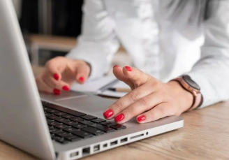 кардиолог на дому записывает план лечения